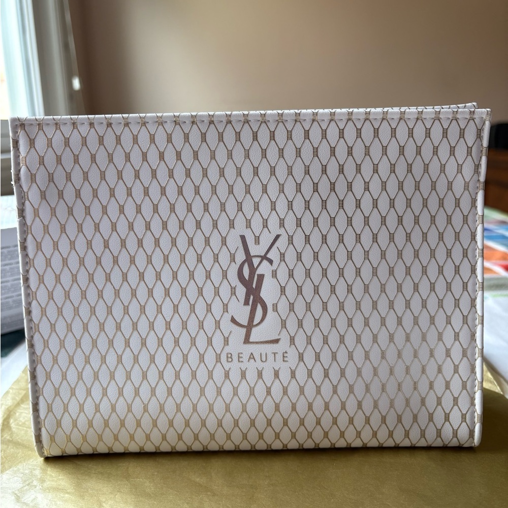 ⚜️💄⚜️YVES SAINT LAURENT HOLIDAY FOUR PIECE SATIN LIPSTICK SET ⚜️💄⚜️ NWT ⚜️💄⚜️ - Picture 5 of 16